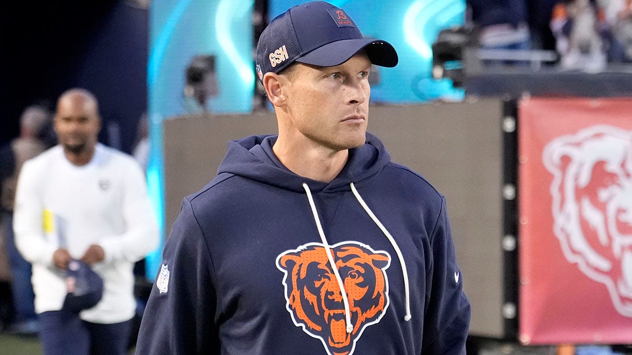 Peyton Manning criticizes Bears for lack of situational awareness late in loss to Vikings